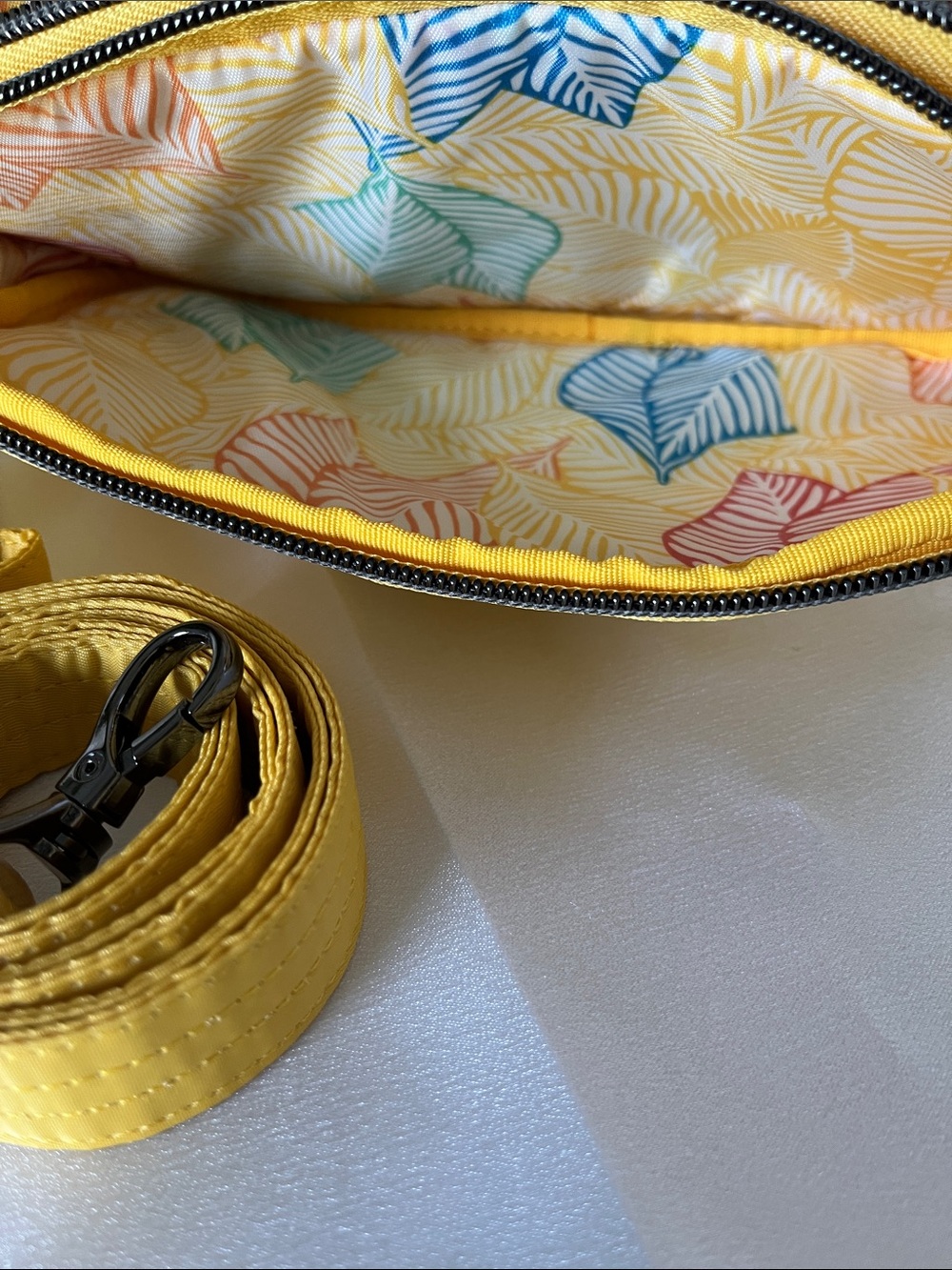 LUG - Coupe XL Matte Luxe VL Convertible Crossbody Bag in Banana Icepop - Picture 5 of 8